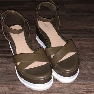 Gianni Bini Platform Sandals